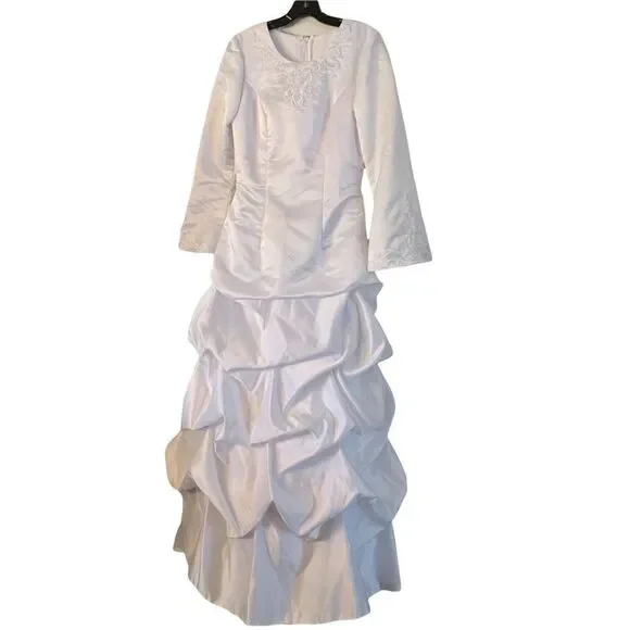 White/Ivory Elegant Wedding Gown Blend of Silk & Satin size 10 - Picture 11 of 14